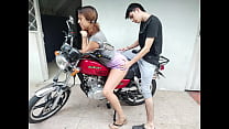 MADRASTRA MILF COLOMBIANA SE FOLLA A SU HIJASTRO DE 18 A&Ntilde;OS  HACIENDO UN VIDEO CASERO REAL  -PORNO EN ESPANOL-