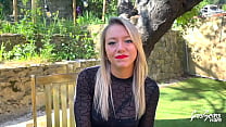 Ashley, jolie blonde, gobe de la bite comme une reine