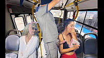 Trabalhador tira pau pra fora e encoxa mulheres dentro do &ocirc;nibus em p&uacute;blico!