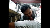 Que miedo me da poner a chupar a mi compa&ntilde;era de trabajo. Mira el video completo y deja tu comentario.