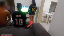 tive que fazer sexo com amigo do meu marido por causa de uma aposta, mas fiquei com tes&atilde;o e acabei fazendo DP com os dois