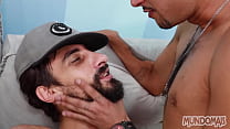 Sentando nos 23 cent&iacute;metros de piroca do meu amigo!