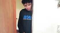 Peguei minha m&atilde;e transando com a namorada e fiquei me masturbando vendo elas se comerem