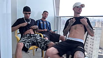 O QUE TR&Ecirc;S MACHOS SOZINHOS FAZ DE MELHOR, DESVAZIAM OS SACOS