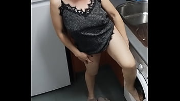 Me follo a la mamá de mi novia me encanta mi suegra tiene tetas naturales y su coño apretado 13 min