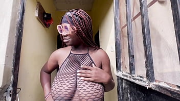 Sexy black woman get outdoor fuck 10 min