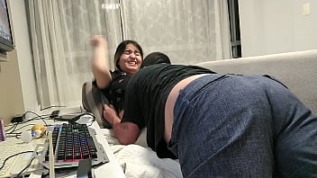 A NINFETINHA NOVINHA ADORA SODOMIZAR O VELHINHO 5 min