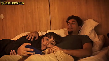 Tengo sueño hermanastro, dejame acostarme en tus piernas, pero no metas tu pene en mi boca por favor!! 15 min