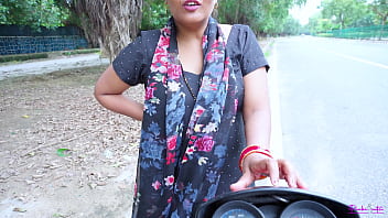 Indian Desi prostitute bhabhi dealing for Fuck with Client on road, she fucked by him in Doggystyle with HINDI Audio. 14 min