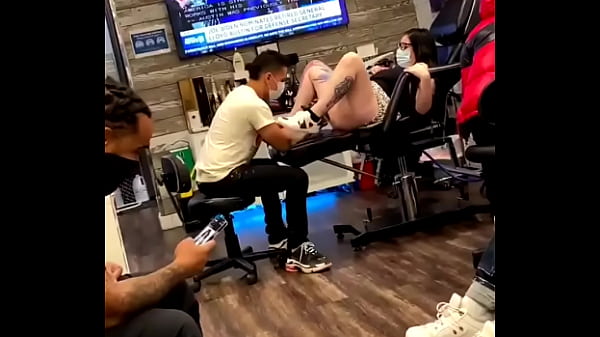Tattoo Pussy with squirt 20 sec